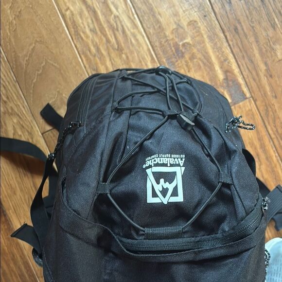 Avalanche Black Men's Backpack - Picture 7 of 12